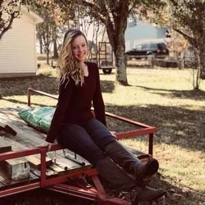 Meet your Posher, Anna